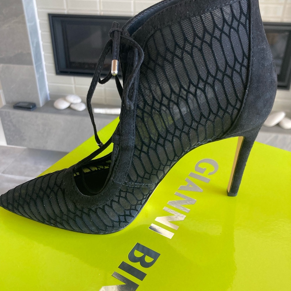 NEVER WORN Black mesh stiletto heels 4” heel